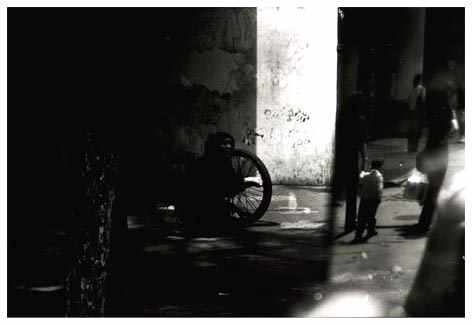 12.jpg (11564 bytes)